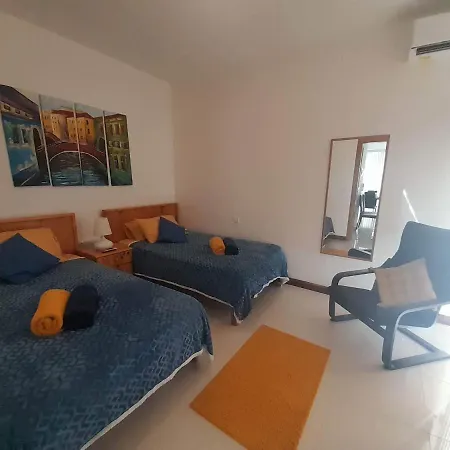 East Breeze Penthouse Апартаменты *