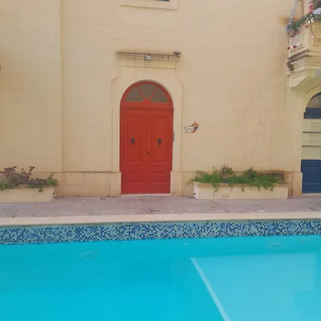 East Breeze Penthouse Апартаменты