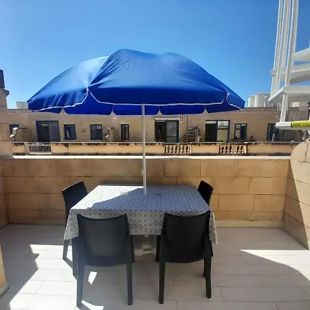 East Breeze Penthouse * Mgarr