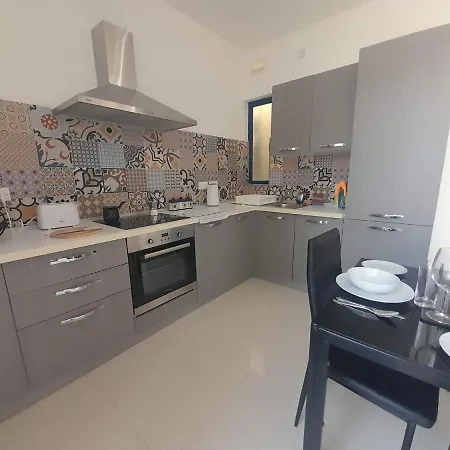 East Breeze Penthouse Apartment *