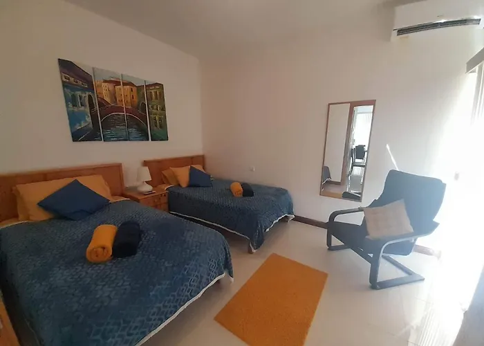 East Breeze Penthouse 아파트 *