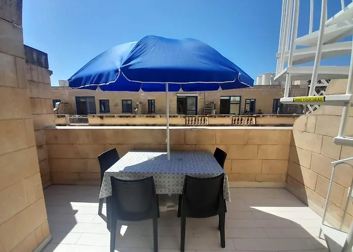 East Breeze Penthouse * Mgarr