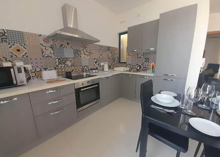 East Breeze Penthouse Daire *